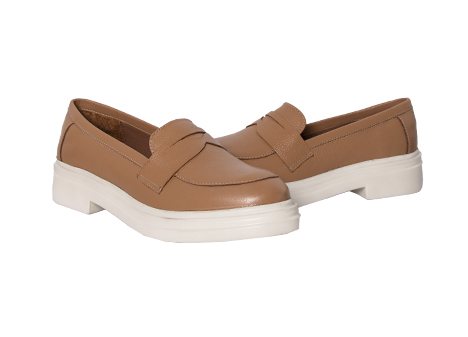 Mocasín para mujer en Cuero color ARENA, referencia DM5T